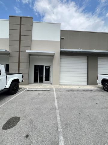 10890 NW 17th St 137, Sweetwater, FL 33172