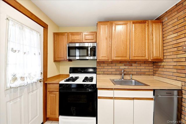 1432 Hobart Avenue, Bronx, NY 10461