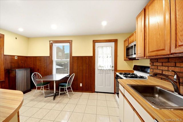 1432 Hobart Avenue, Bronx, NY 10461