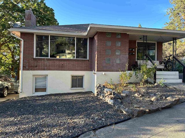 828/820 W 11th Ave, Spokane, WA 99204 property photo