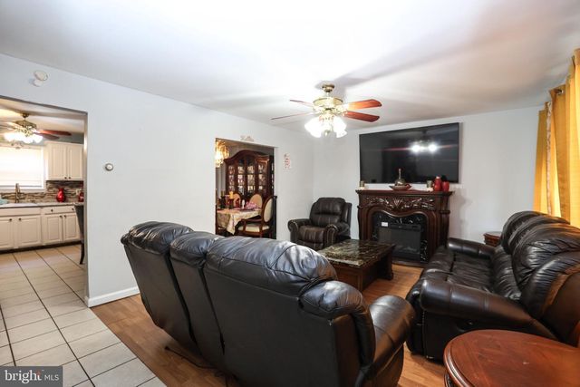 511 E HARRISON ST, Emmaus, PA 18049