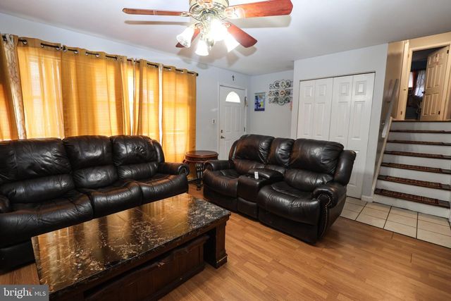 511 E HARRISON ST, Emmaus, PA 18049