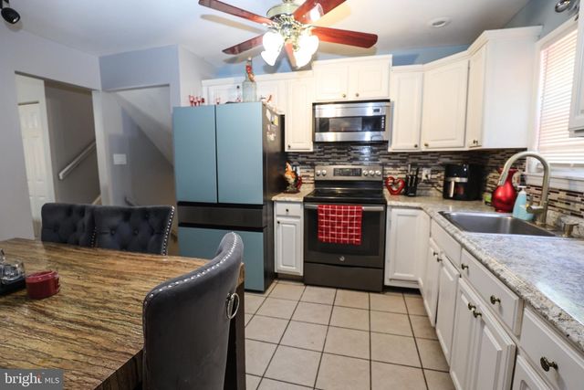 511 E HARRISON ST, Emmaus, PA 18049