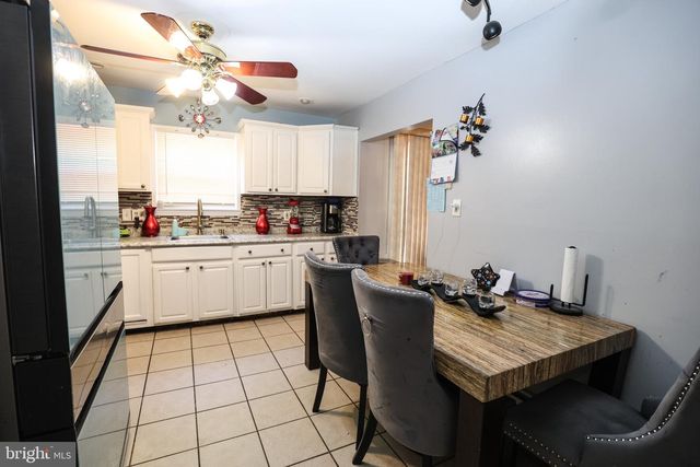 511 E HARRISON ST, Emmaus, PA 18049