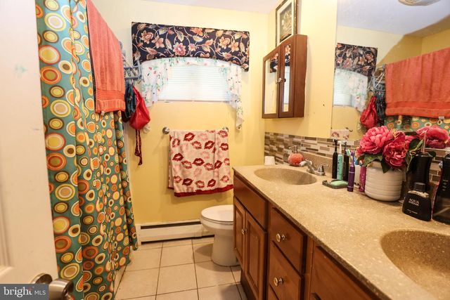 511 E HARRISON ST, Emmaus, PA 18049