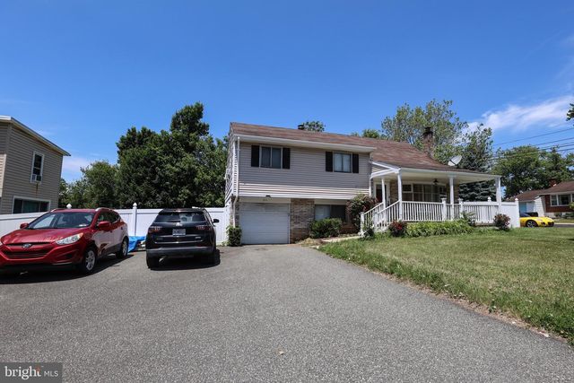 511 E HARRISON ST, Emmaus, PA 18049