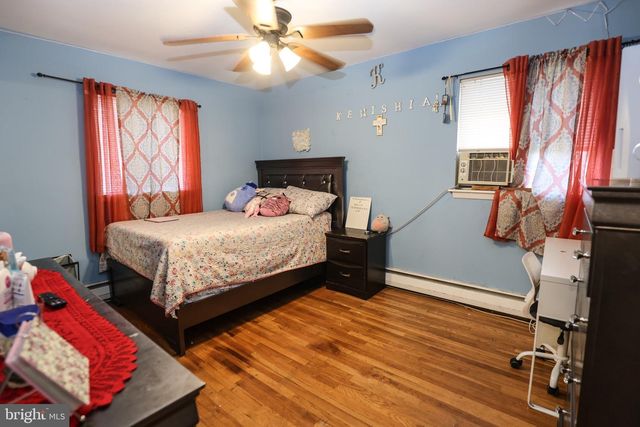 511 E HARRISON ST, Emmaus, PA 18049