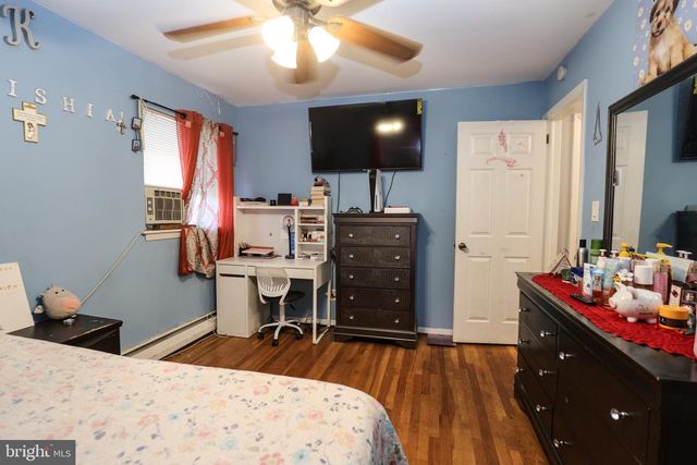 511 E HARRISON ST, Emmaus, PA 18049