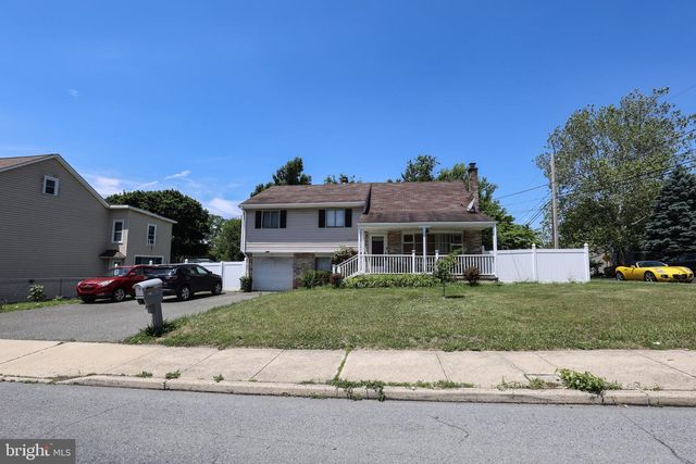 511 E HARRISON ST, Emmaus, PA 18049
