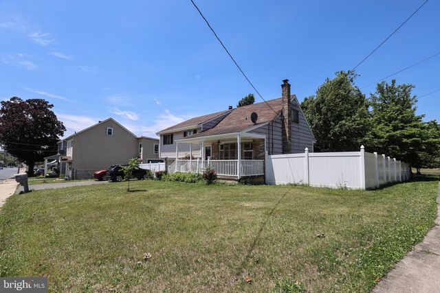 511 E HARRISON ST, Emmaus, PA 18049