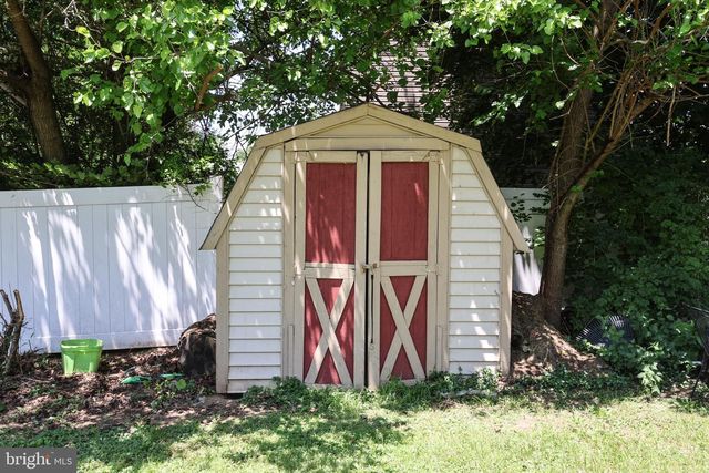 511 E HARRISON ST, Emmaus, PA 18049