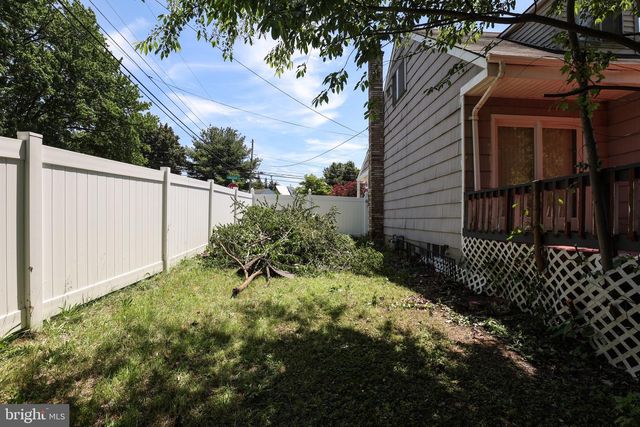 511 E HARRISON ST, Emmaus, PA 18049