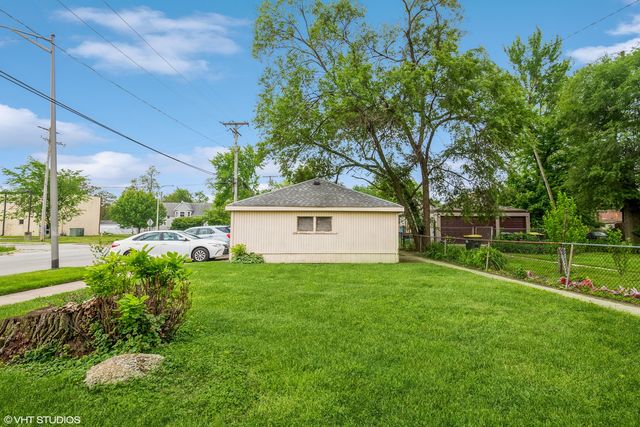 32 E 137th Street, Riverdale, IL 60827