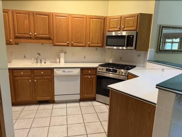 542 Tournament Circle, Muskegon, MI 49444