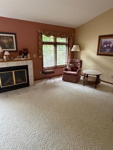 542 Tournament Circle, Muskegon, MI 49444