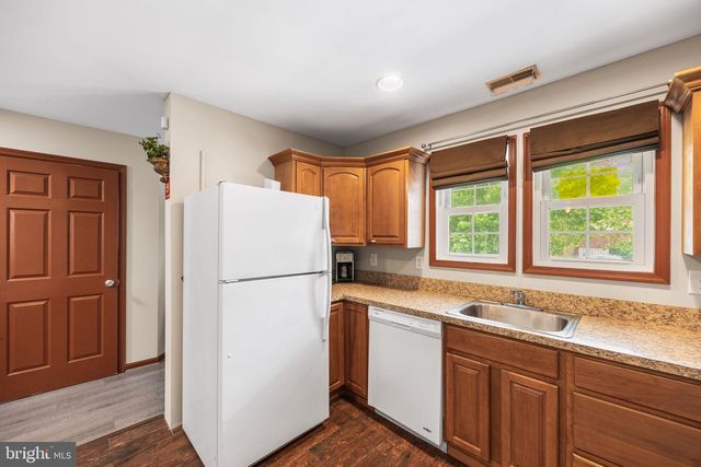 121 N MONTPELIER AVENUE B, Atlantic City, NJ 08401