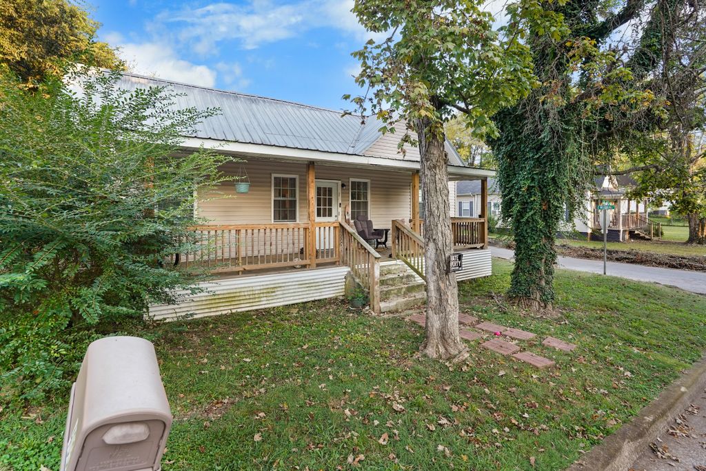 403 Victoria St, Pulaski, TN 38478