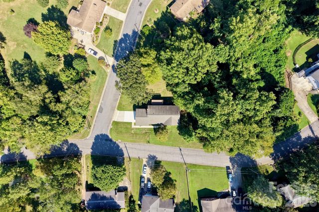 424 Holland Drive, Statesville, NC 28677