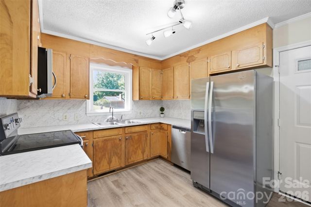424 Holland Drive, Statesville, NC 28677