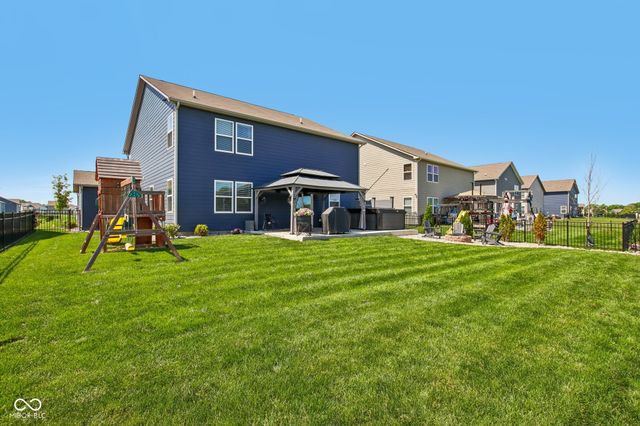 11802 Winnower Loop, Noblesville, IN 46060