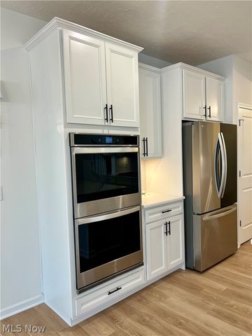 27842 Birchwood Court, Westlake, OH 44145