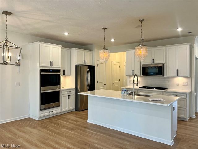 27842 Birchwood Court, Westlake, OH 44145