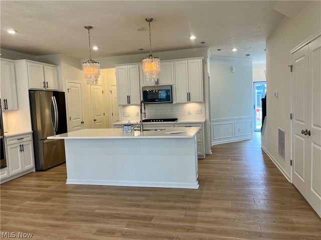 27842 Birchwood Court, Westlake, OH 44145