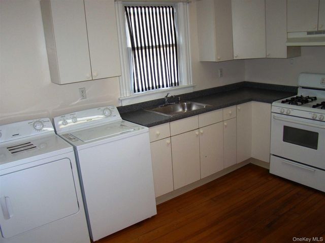 10 Worrall Avenue 2, Poughkeepsie, NY 12603