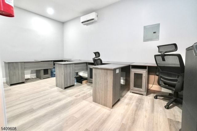 351 Mulberry St, Newark City, NJ 07102