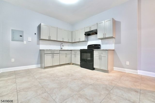 351 Mulberry St, Newark City, NJ 07102