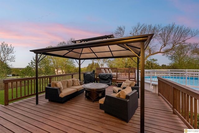 18635 Ohern Circle, Omaha, NE 68135