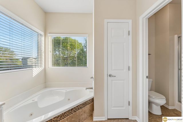 18635 Ohern Circle, Omaha, NE 68135