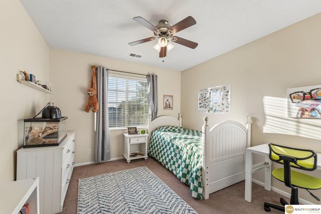 18635 Ohern Circle, Omaha, NE 68135