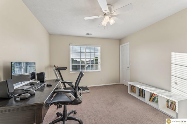 18635 Ohern Circle, Omaha, NE 68135