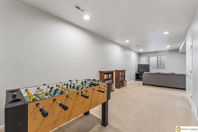18635 Ohern Circle, Omaha, NE 68135