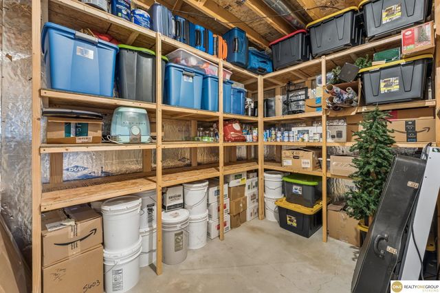 18635 Ohern Circle, Omaha, NE 68135