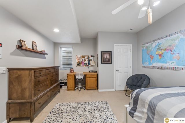 18635 Ohern Circle, Omaha, NE 68135