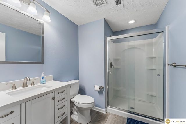 18635 Ohern Circle, Omaha, NE 68135