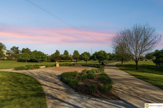 18635 Ohern Circle, Omaha, NE 68135