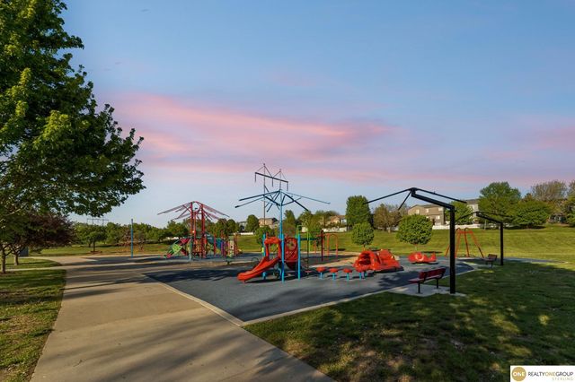 18635 Ohern Circle, Omaha, NE 68135