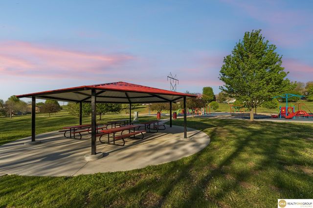 18635 Ohern Circle, Omaha, NE 68135