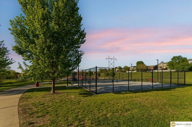 18635 Ohern Circle, Omaha, NE 68135