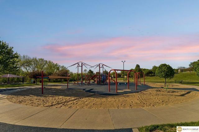 18635 Ohern Circle, Omaha, NE 68135