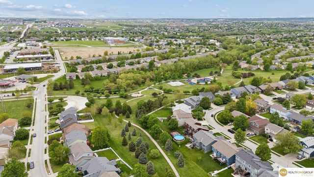 18635 Ohern Circle, Omaha, NE 68135