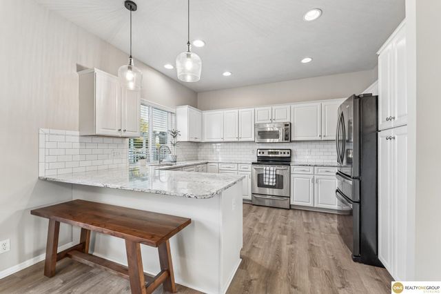 18635 Ohern Circle, Omaha, NE 68135