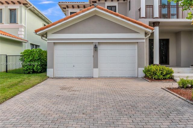 7965 SW 195th St, Cutler Bay, FL 33157