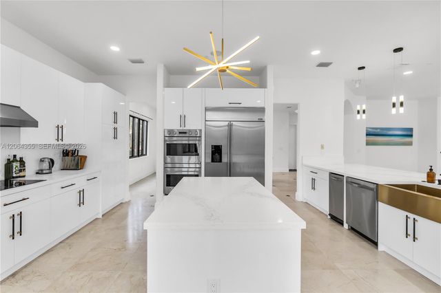 7965 SW 195th St, Cutler Bay, FL 33157