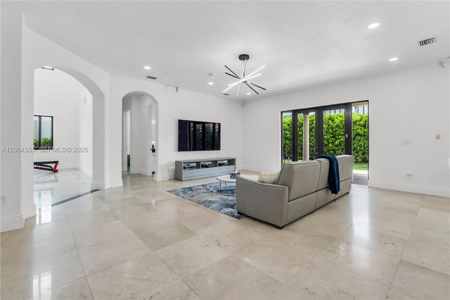 7965 SW 195th St, Cutler Bay, FL 33157