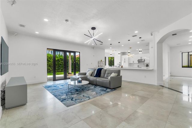 7965 SW 195th St, Cutler Bay, FL 33157