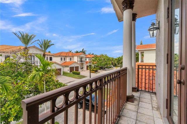 7965 SW 195th St, Cutler Bay, FL 33157